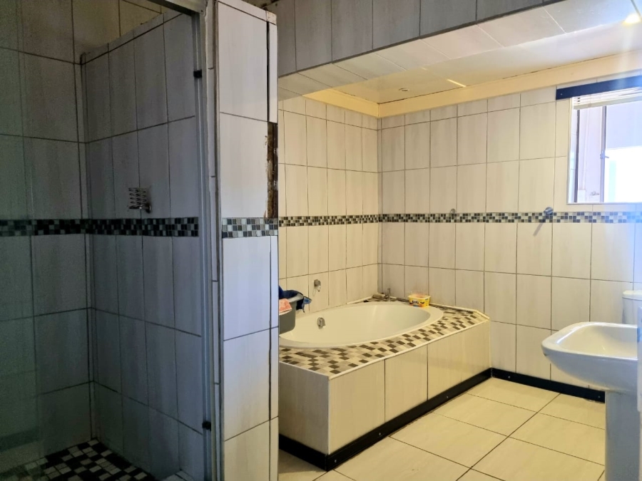 3 Bedroom Property for Sale in Verwoerdpark Northern Cape